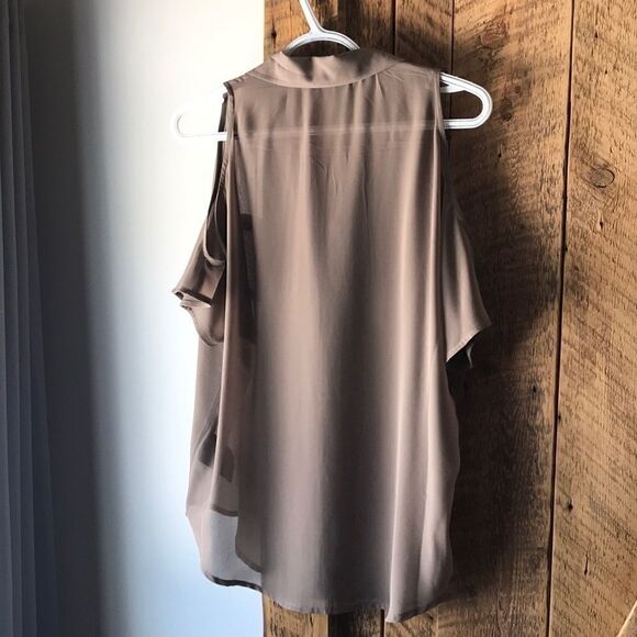 Guess light blouse    - Picture 4 of 6